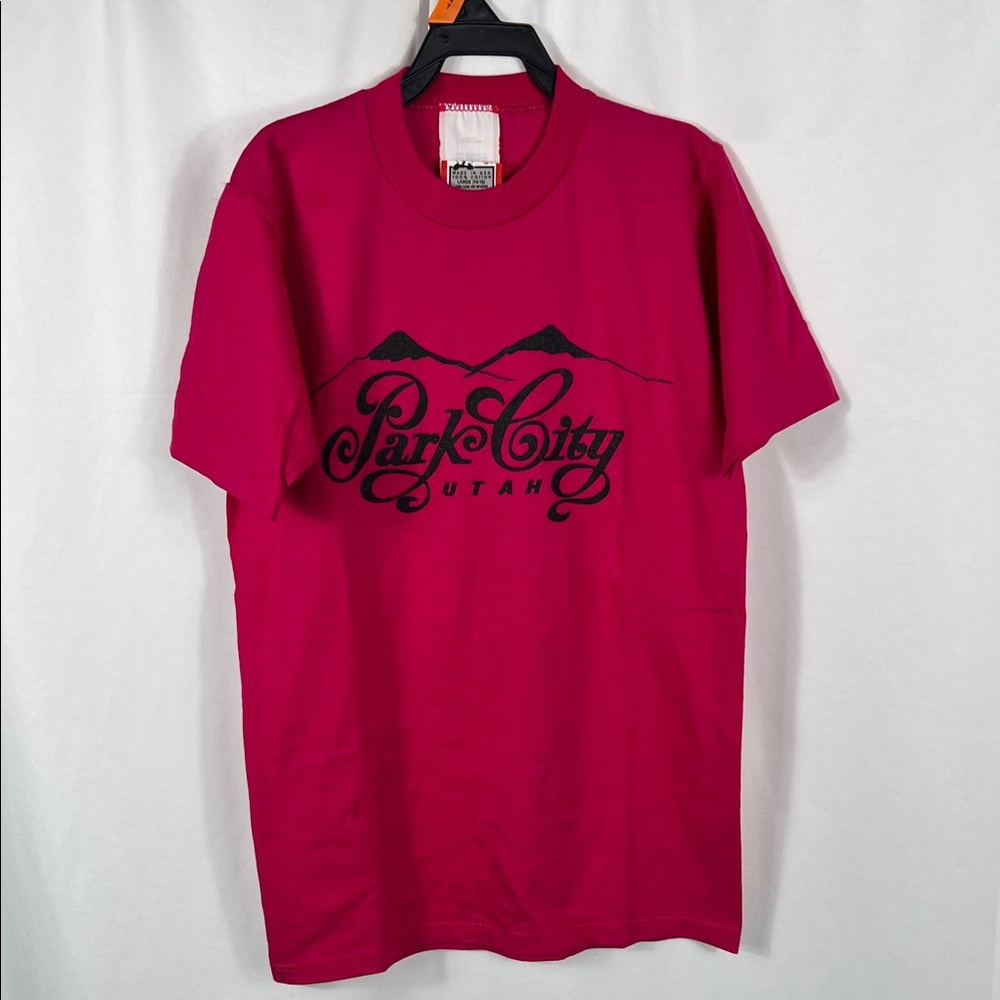 VTG Disney Company Girl’s Graphic Tee Vibrant Pink Size Large 14/16 Cotton USA